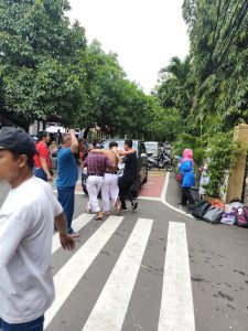 IMG-20251107-WA0050-225x300 Ledakan Diduga Berasal dari Masjid SMAN 72 Kelapa Gading, Tim Gegana Diterjunkan